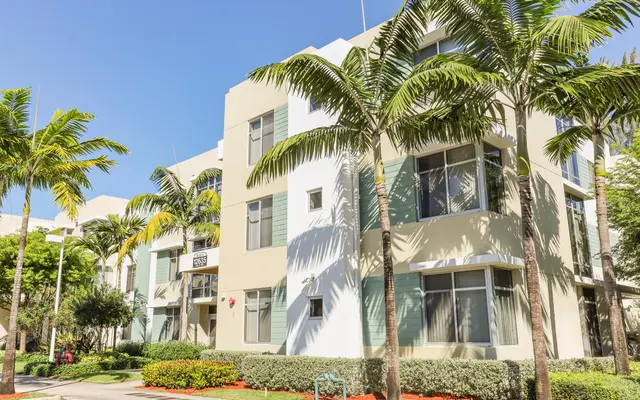 Kings Terrace Apartments - Building