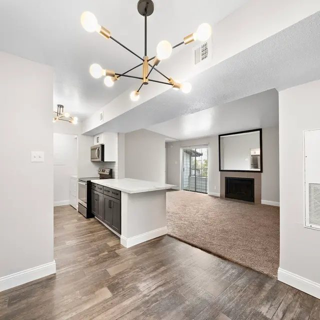 6Ten at Med Center - Corner, Chandelier, Lamp