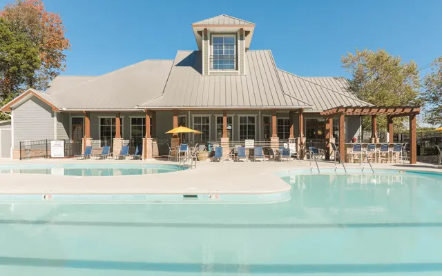 Discovery at Mountain View- Pool