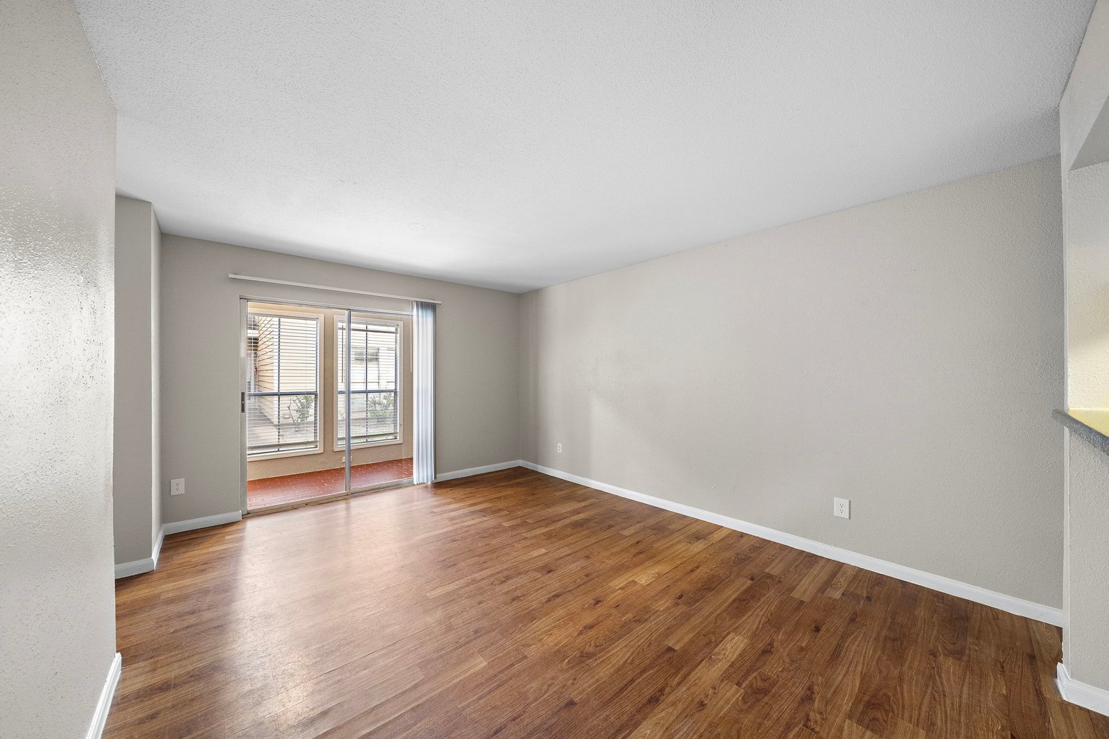 1 Bedroom Rental – 5915 Flintlock Road, Houston, TX, 77040