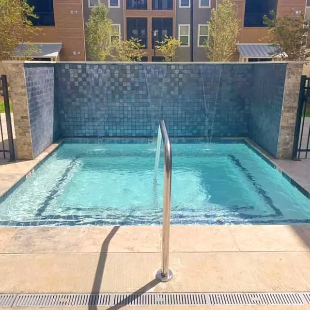 North Village Plaza Apartments - Tub, Pool, Water