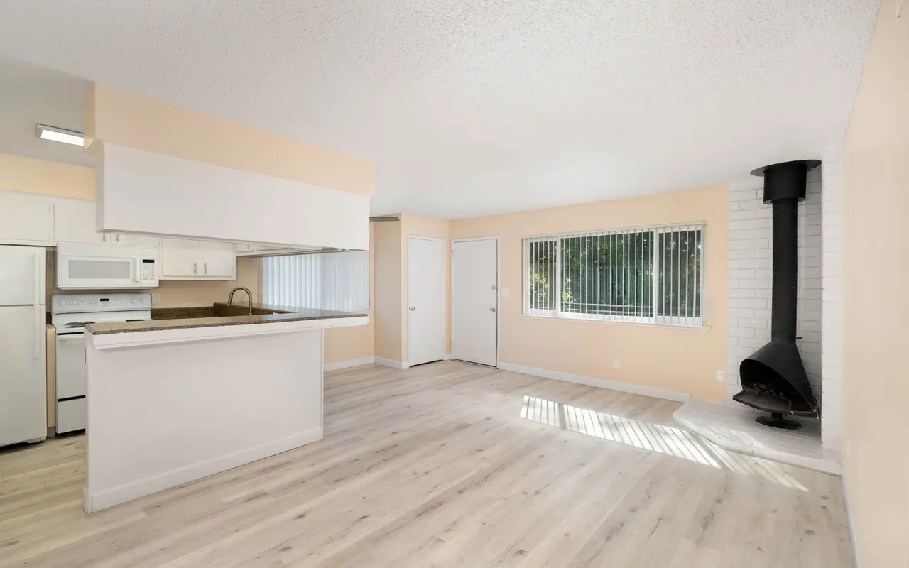 Queenston Plaza - Indoors, Interior Design, Floor