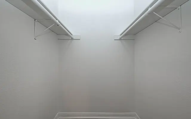 8801 Glencrest - Corner, Indoors, Floor