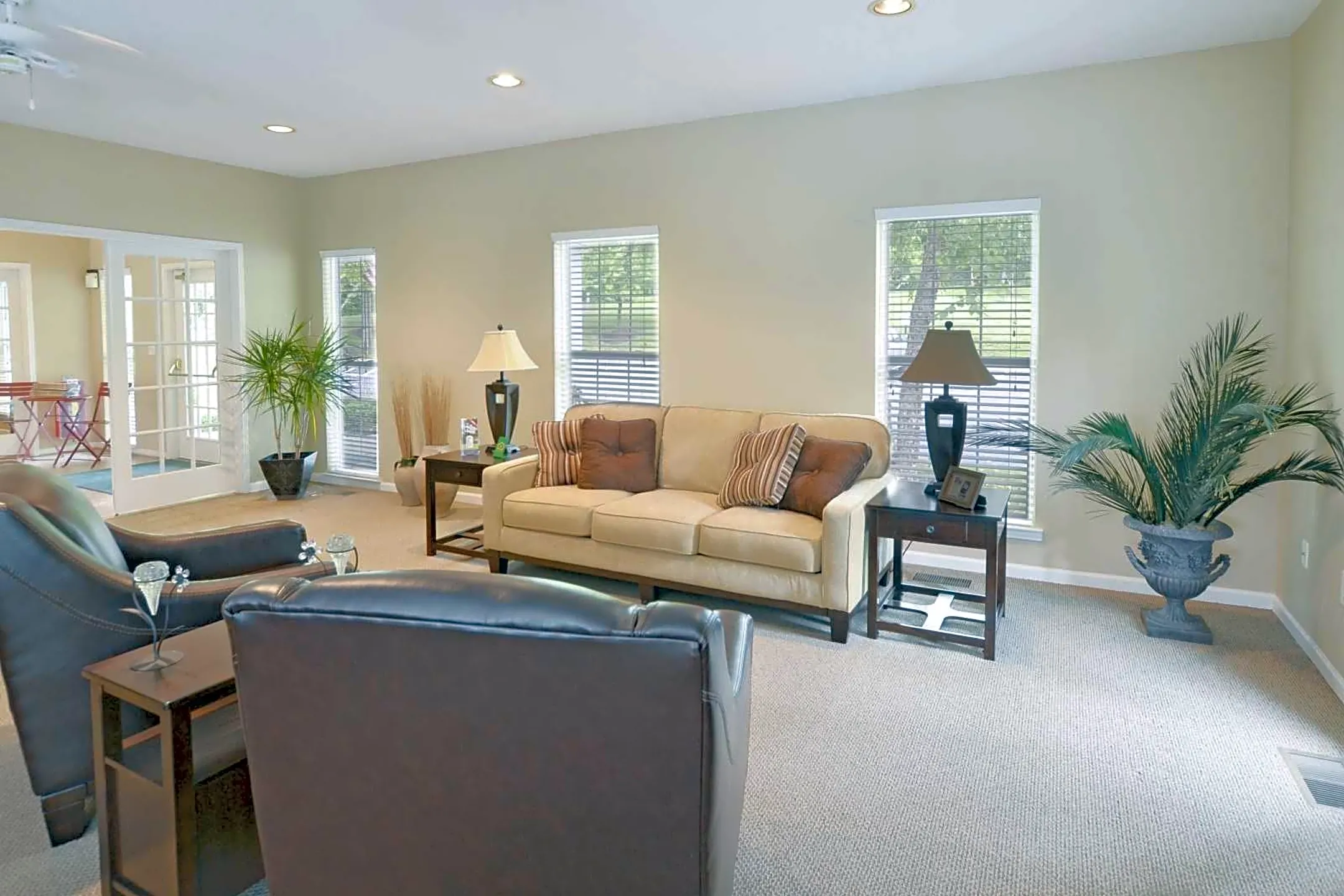 East Forest Park - Home Decor, Couch, Furniture