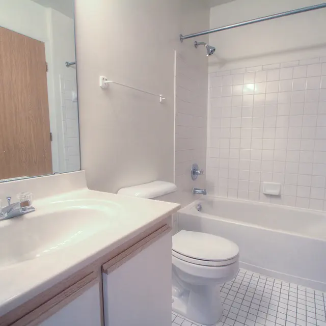 Mallard Glen Apartments - Indoors, Bathing, Bathroom