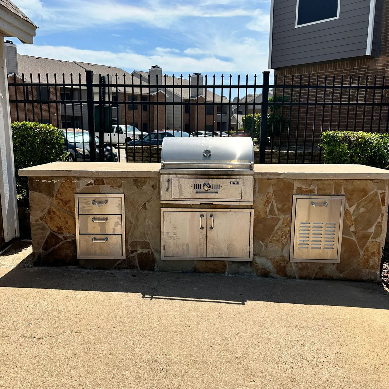 Trinity Meadows Apartments - Interior Design, Car