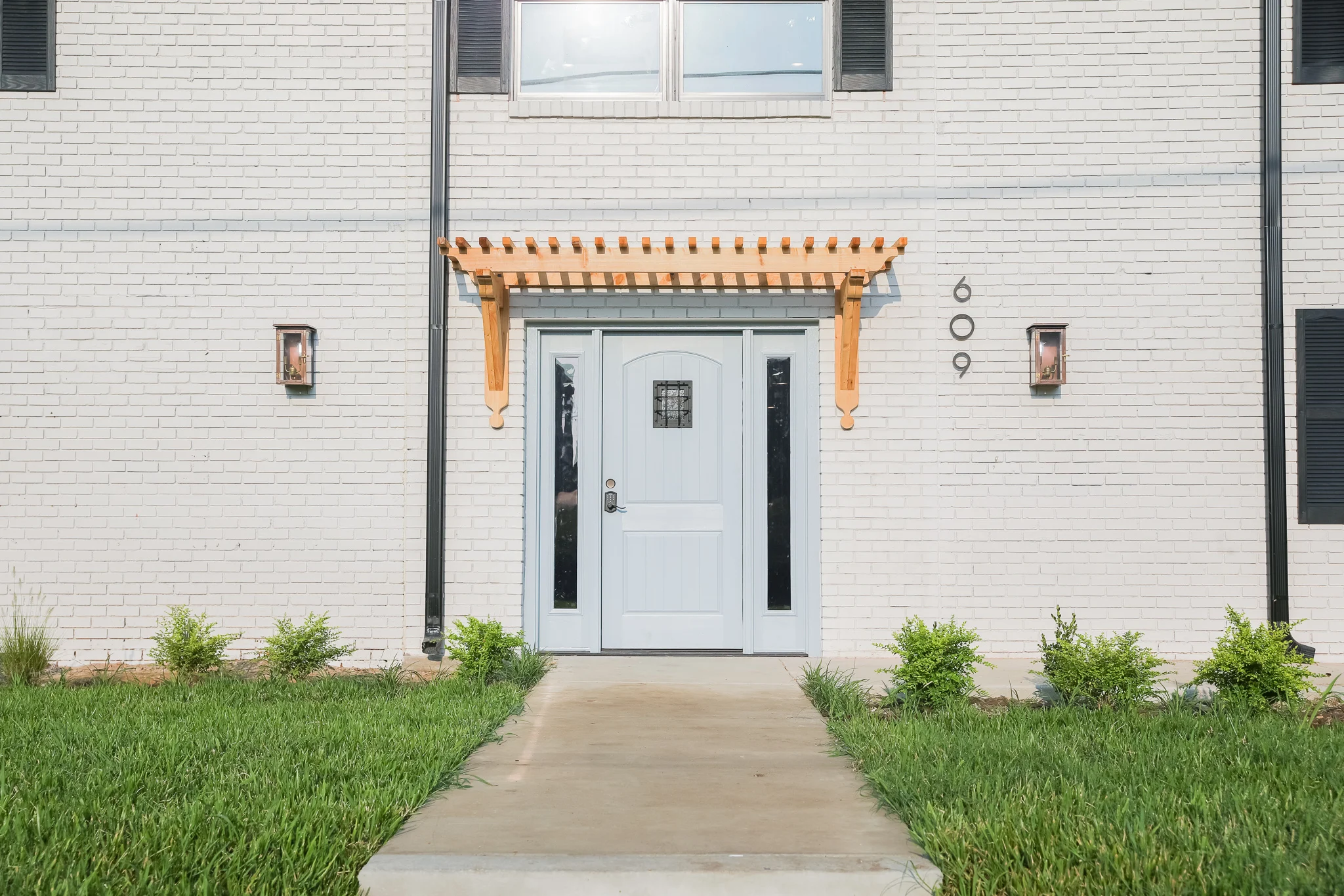 Live at Indio Live at Indio - House, Housing, Porch