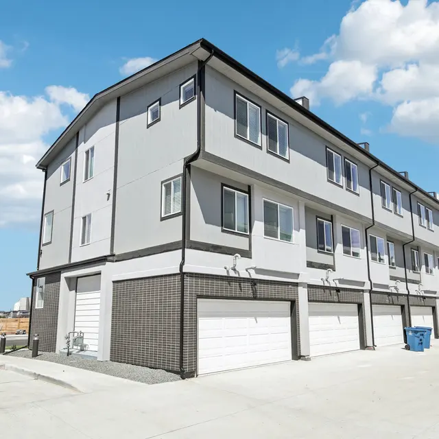 The Rowhomes - City, Condo, Housing