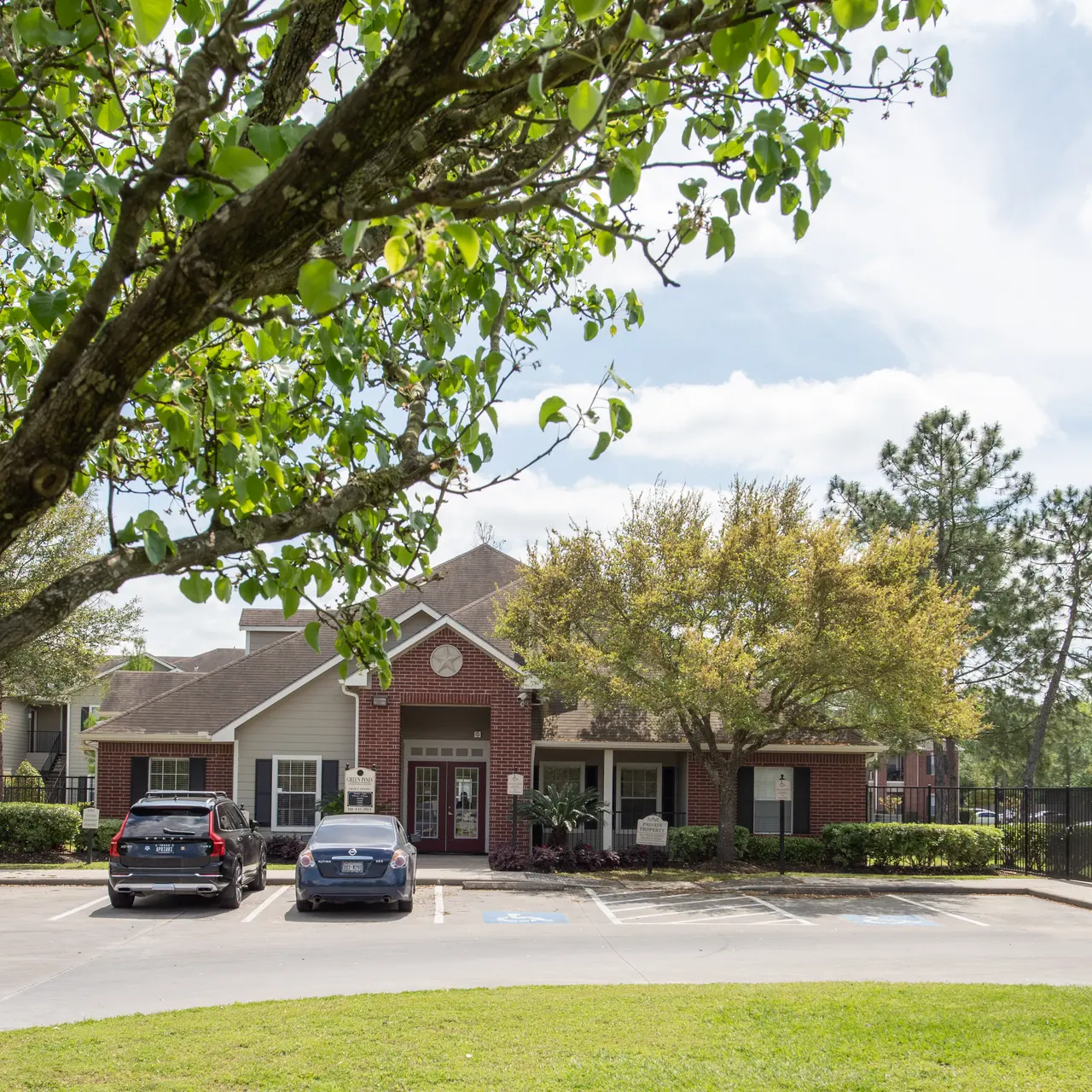Green Pines - Neighborhood, Suburb, Car