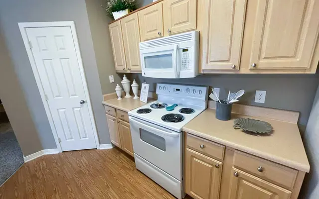 Lexington Place I II and III Lexington Place I II and III - Oven, Room
