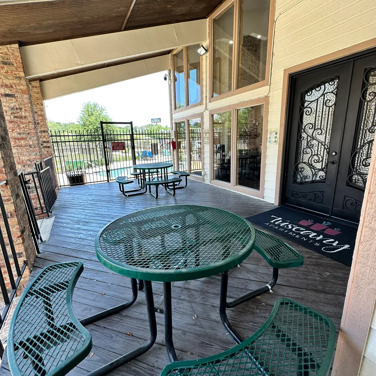 Tuscany Apartments - Floor, Interior Design, Desk