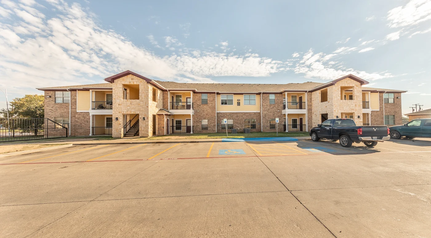 Estrada South II - City, Suburb, Car