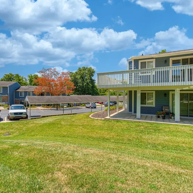 Harbour Town - Grass, Plant, Car