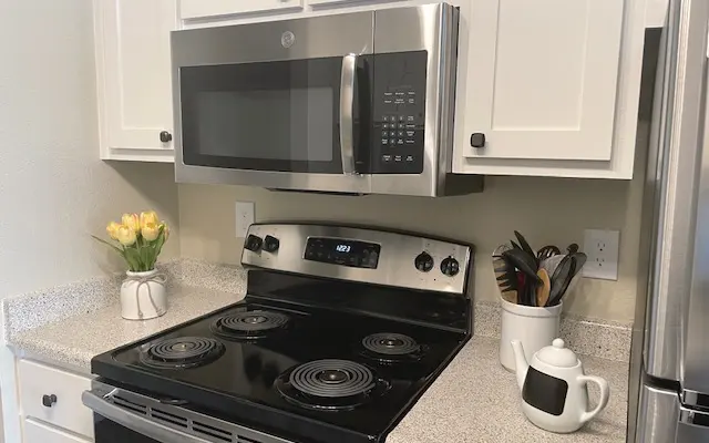 Tahoe at Fair Oaks - Oven, Room