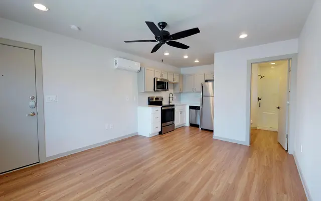 Ross & Matilda - Wood, Floor