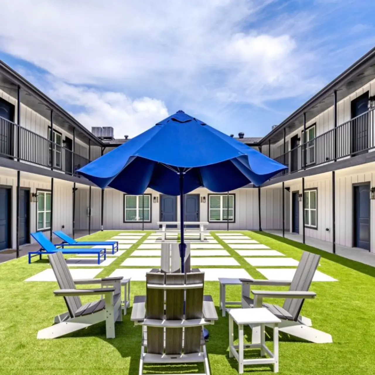 Hoskins 90 at Bishop Ridge - Grass, Lawn, Chair