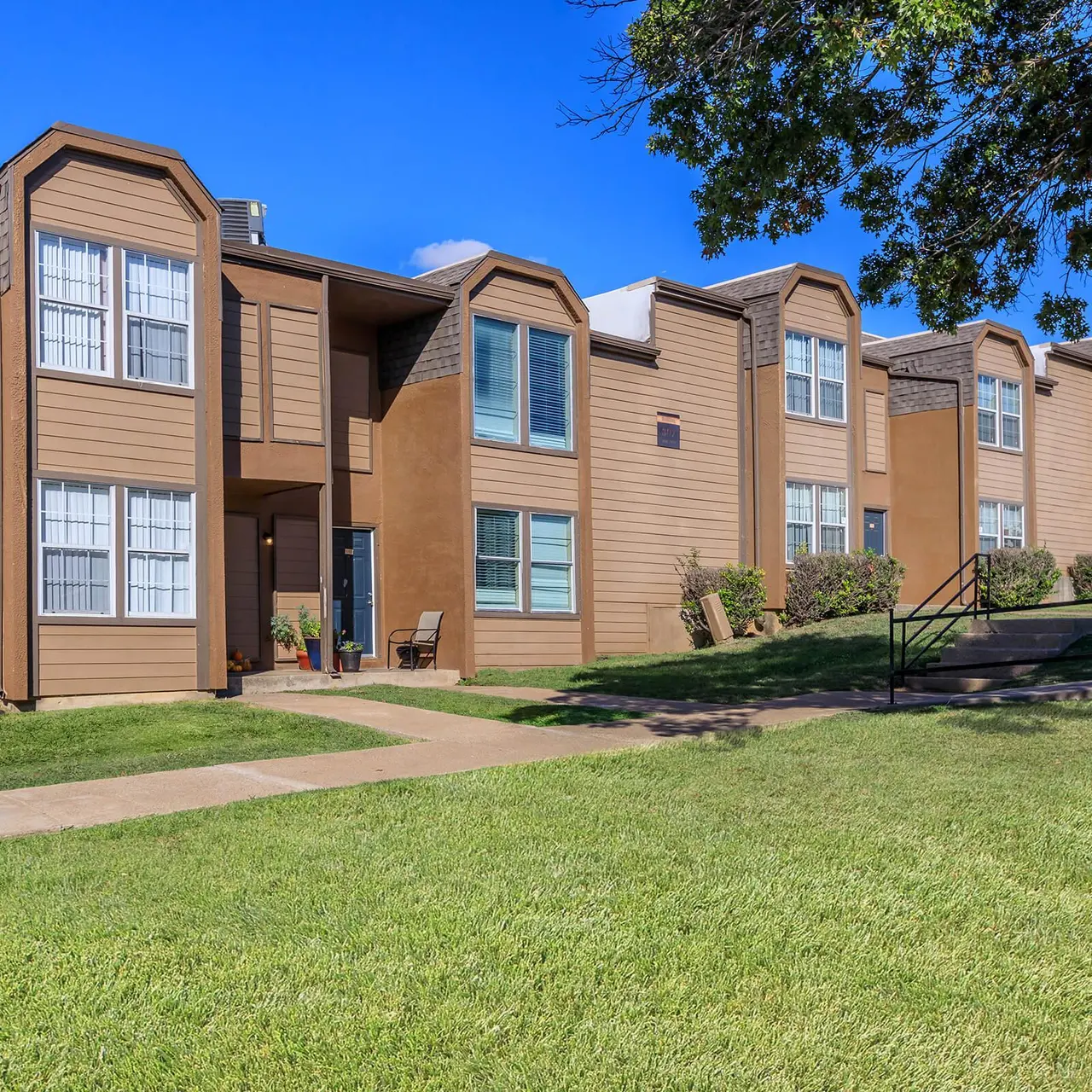 Stonehill Terrace - Housing, Plant, Chair