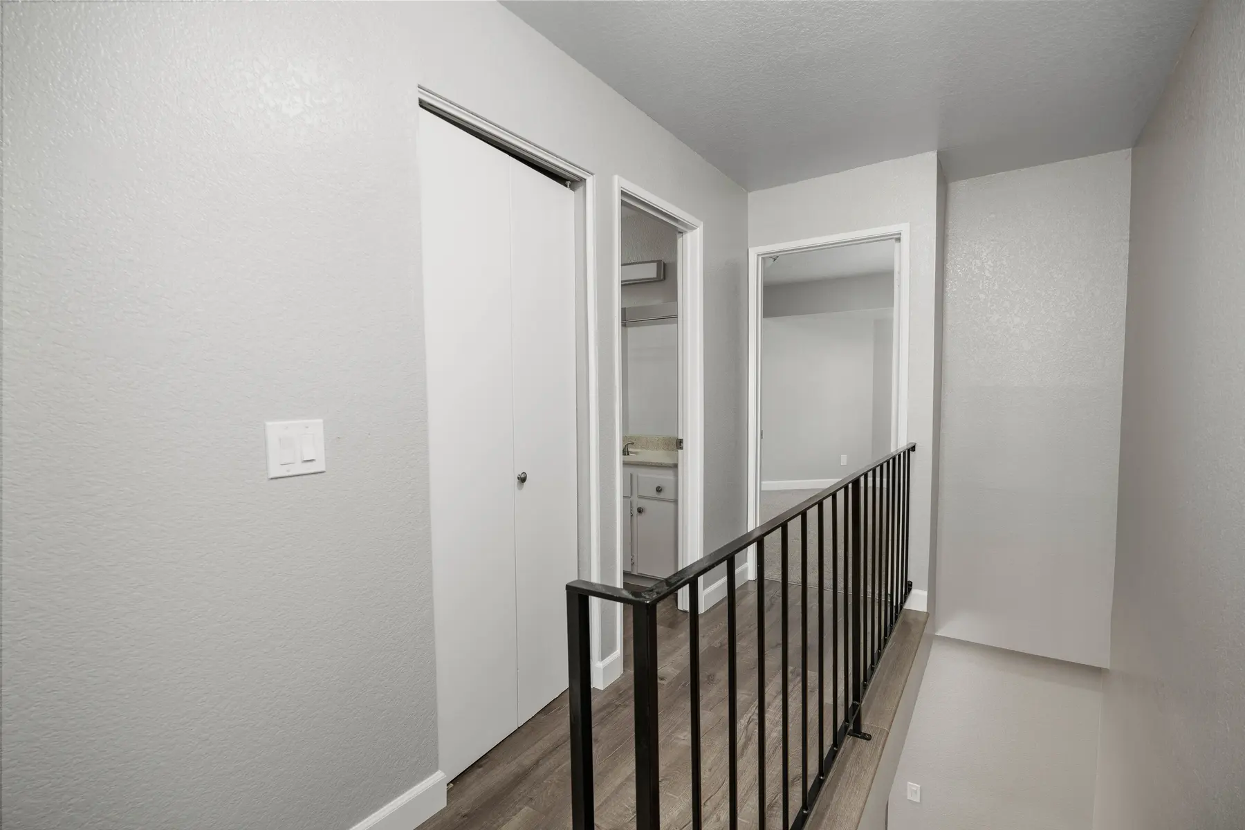 Crestview Townhomes - Indoors, Interior Design, Railing