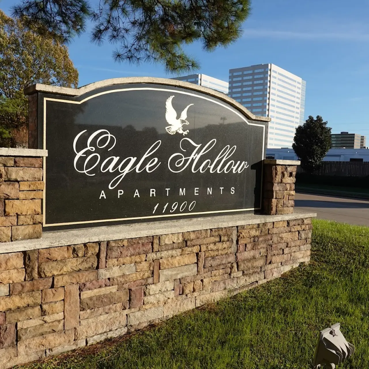 Eagle Hollow - Grass, Park, Building