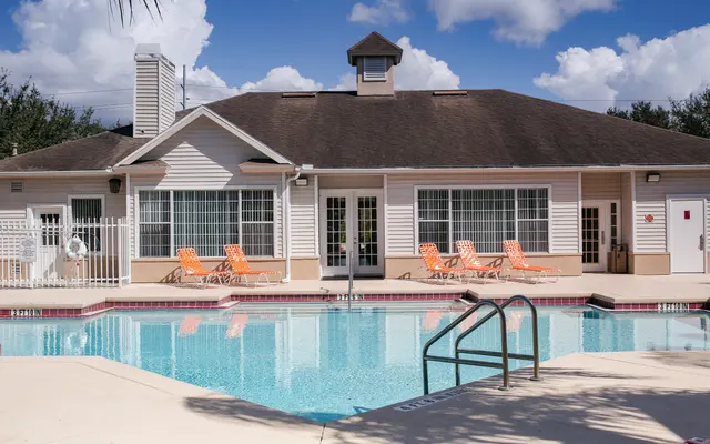 Lake Pointe Apartments - Pool Lake Pointe Apartments - Pool