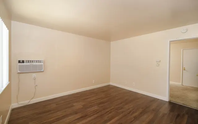 College Manor Apartments - Floor, Flooring, Corner