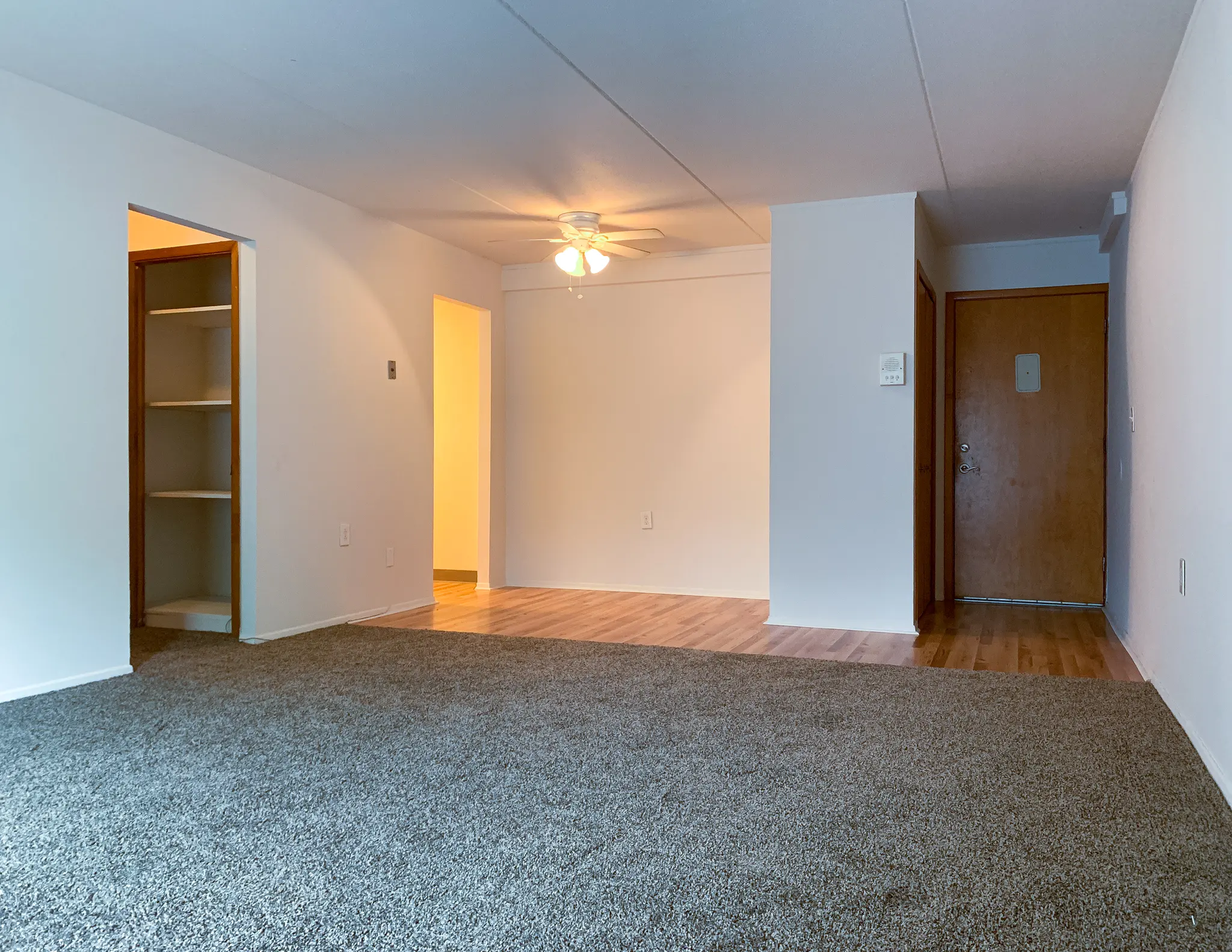 Fairview Park Manor - Corner, Flooring, Floor