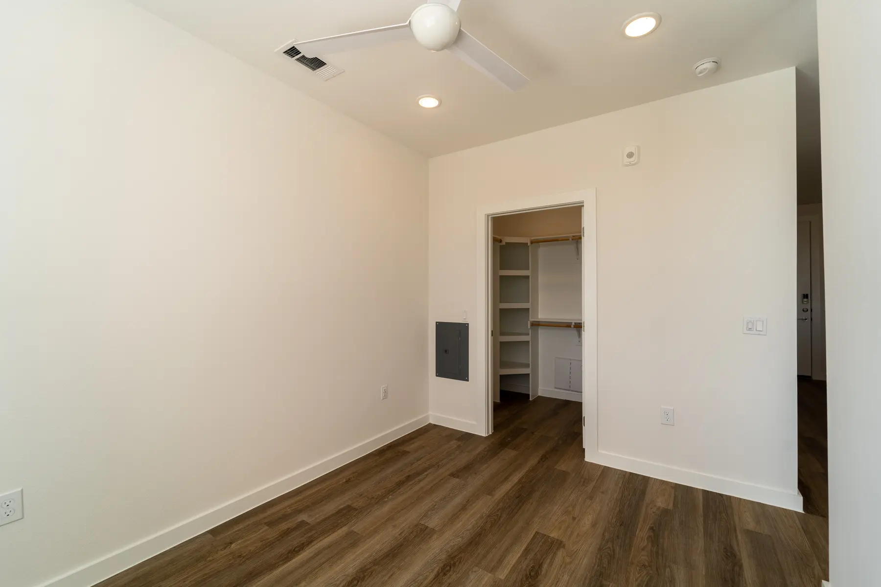 Ellis Highline - Floor, Flooring, Corner