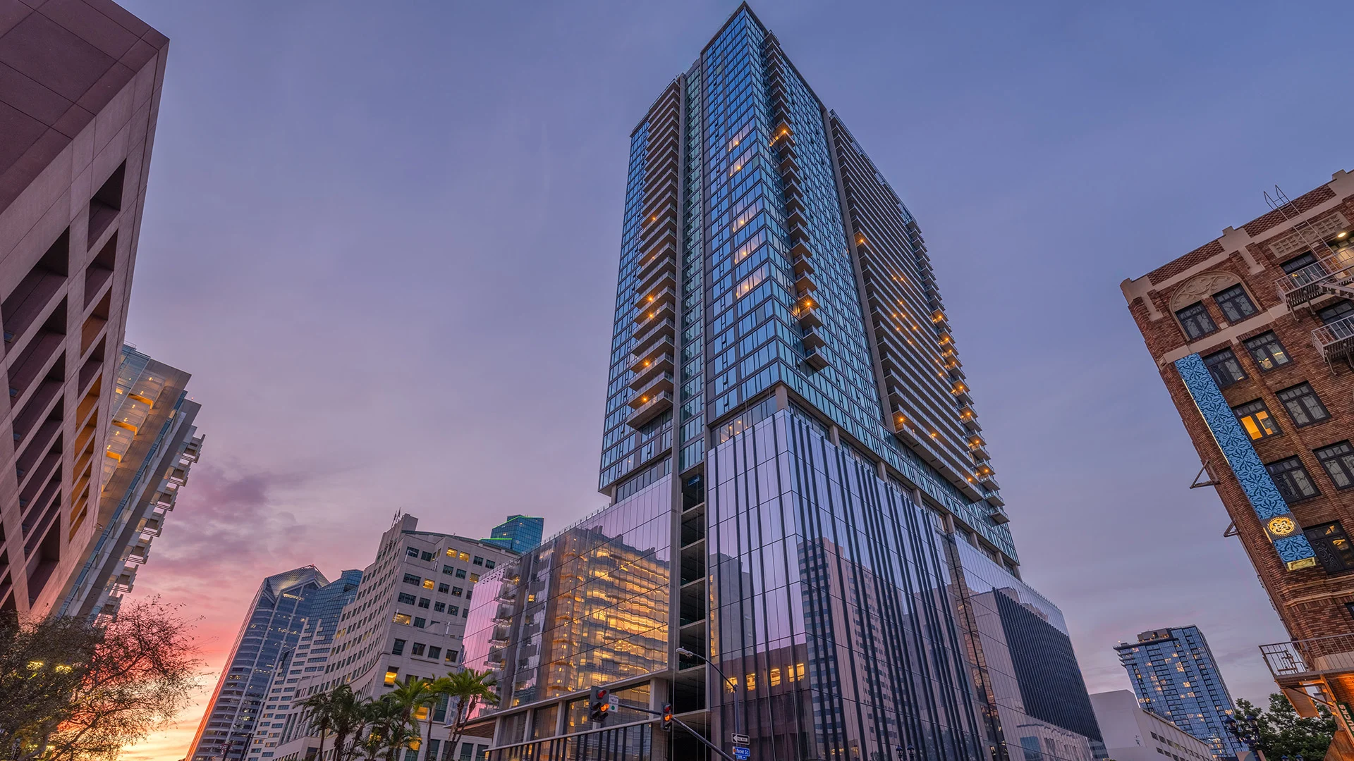 West SD - Luxury Apartments in Downtown San Diego Apartments