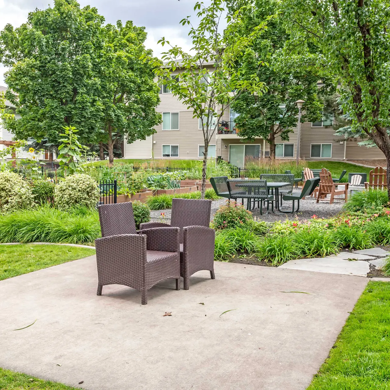 Big Trout Lodge Big Trout Lodge - Lawn