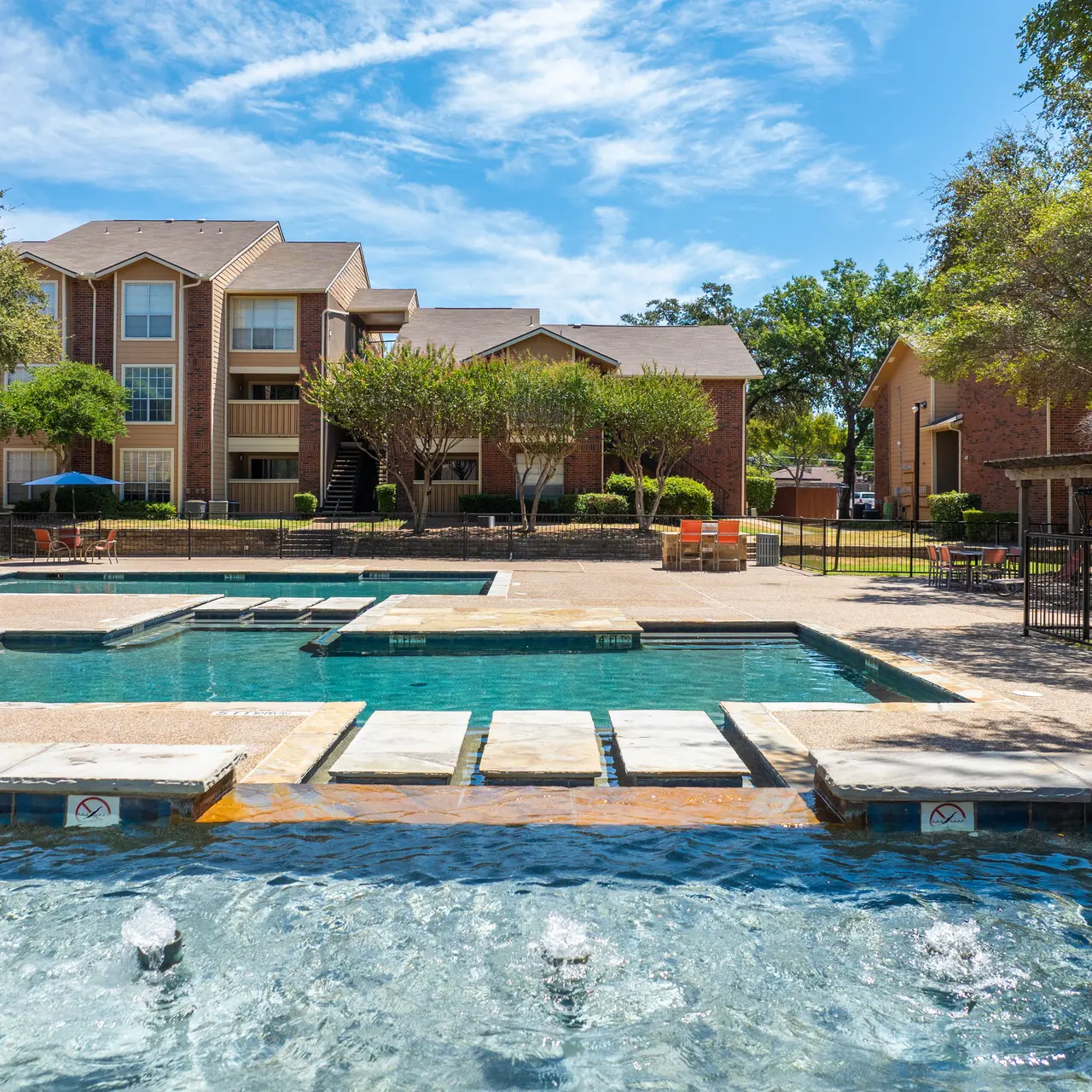 Pool Bridgeport Apartments - Pool, Water, Villa