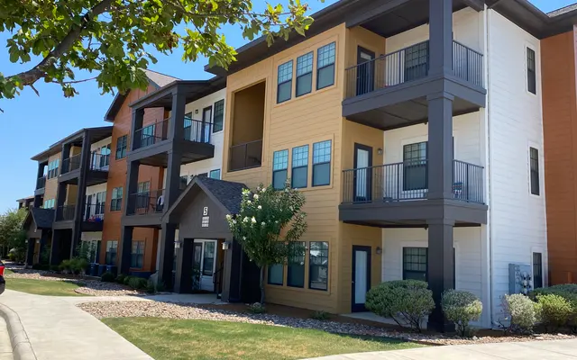 Dorel Eagle Pass - City, Neighborhood, Condo