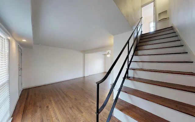 6015 Reiger - Wood, Floor