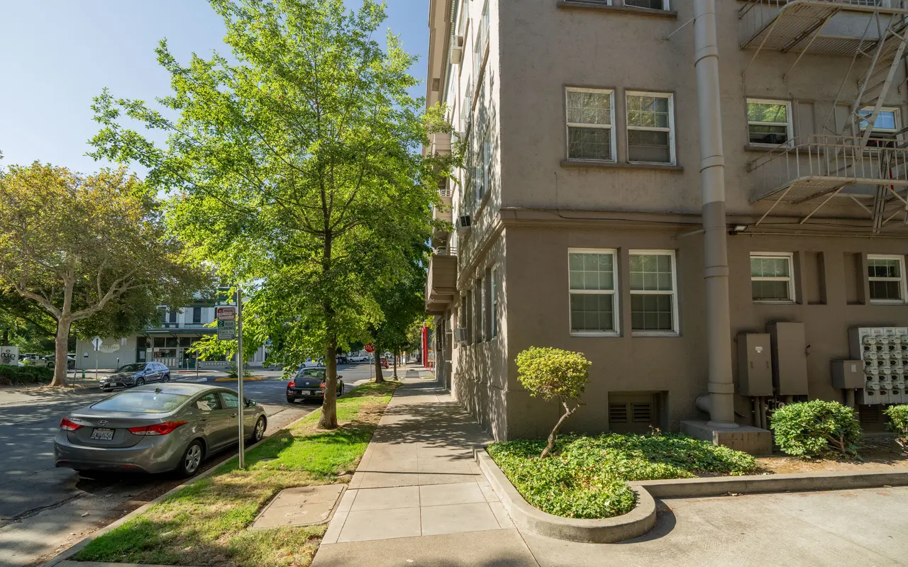 Casa del Rey and Courtyard - Neighborhood, City, Street