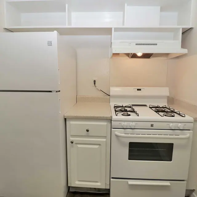 Kitchen - Greenway Apartments