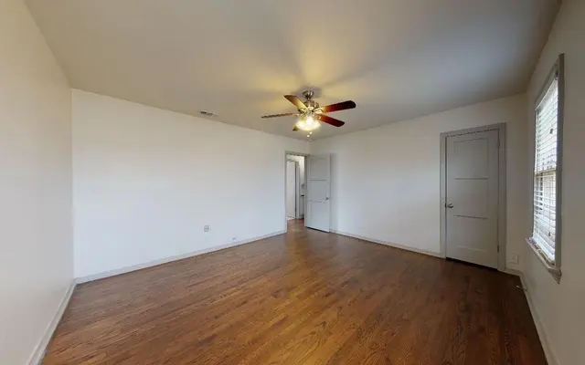 6015 Reiger - Wood, Floor