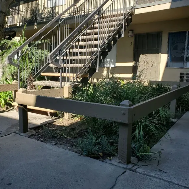 StoneCrest Pointe - Planter, Potted Plant, Backyard
