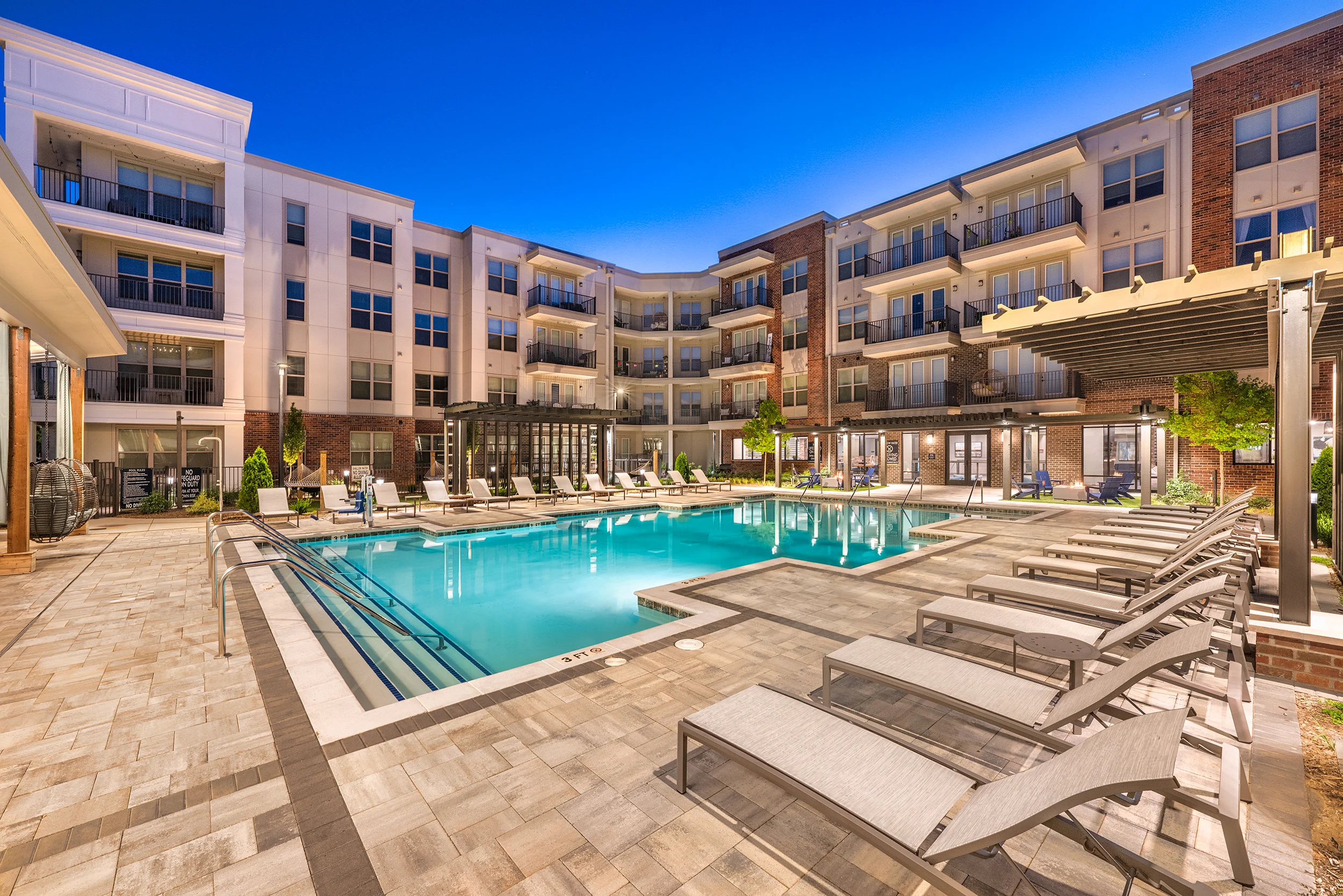 District Midtown District Midtown - City, Pool, Water