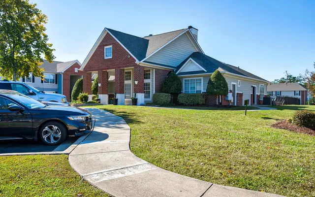 Meriwether Place - Grass, Plant, Spoke