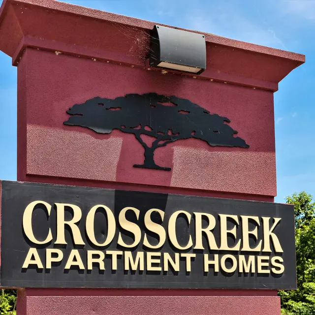 Cross Creek - Mailbox, Symbol