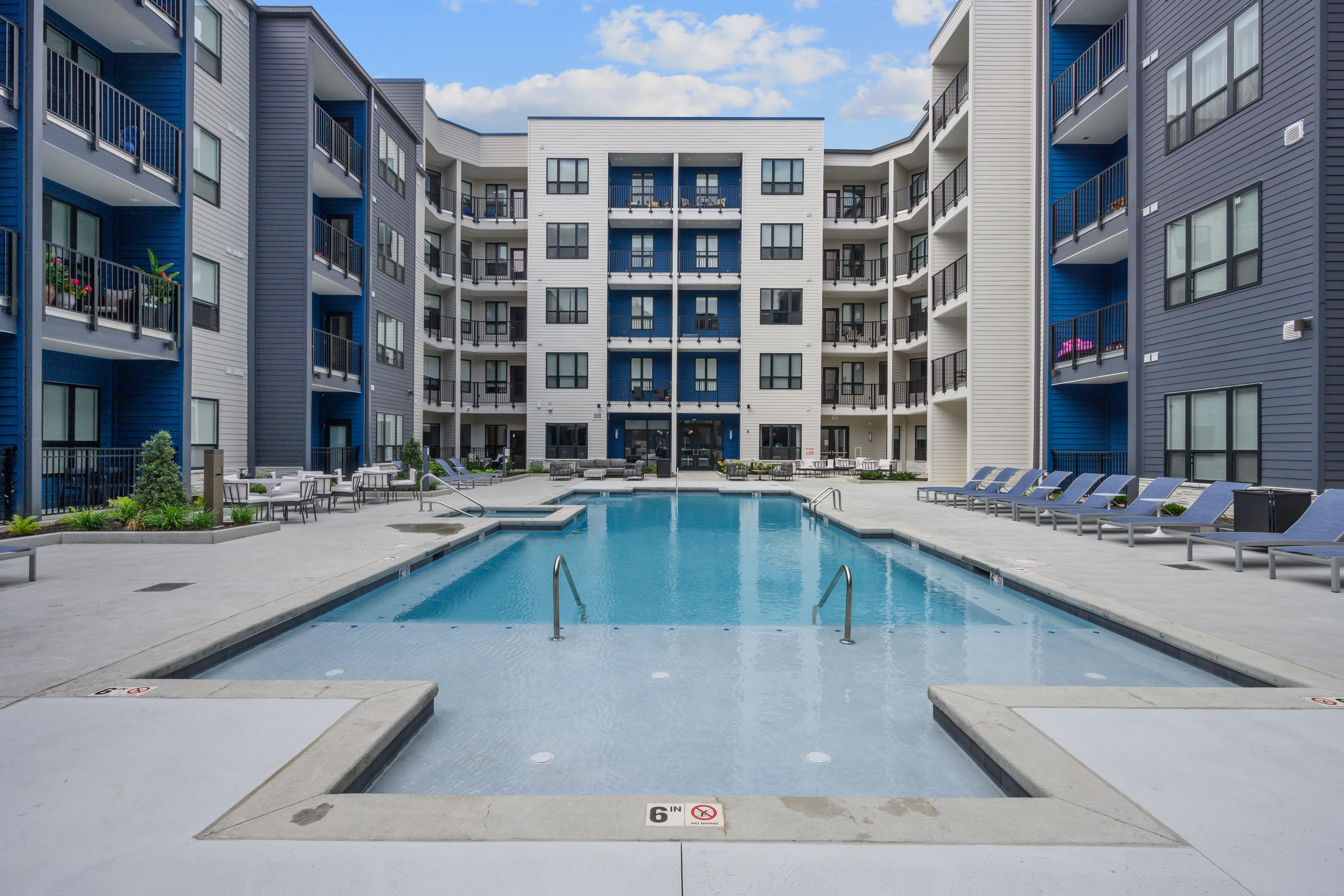 Aspire Kenwood - City, Condo, High Rise