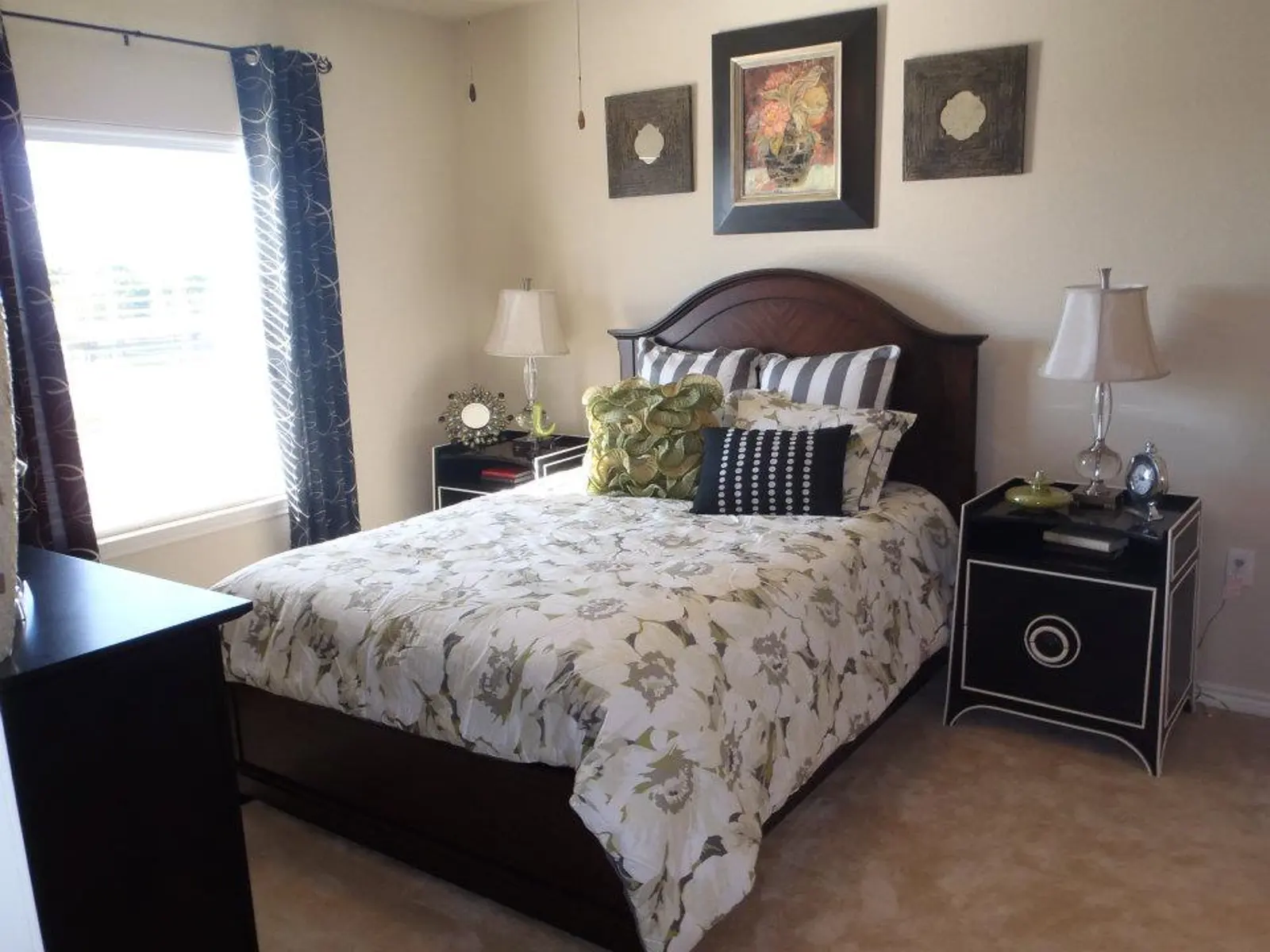 Furniture, Bed, Lamp