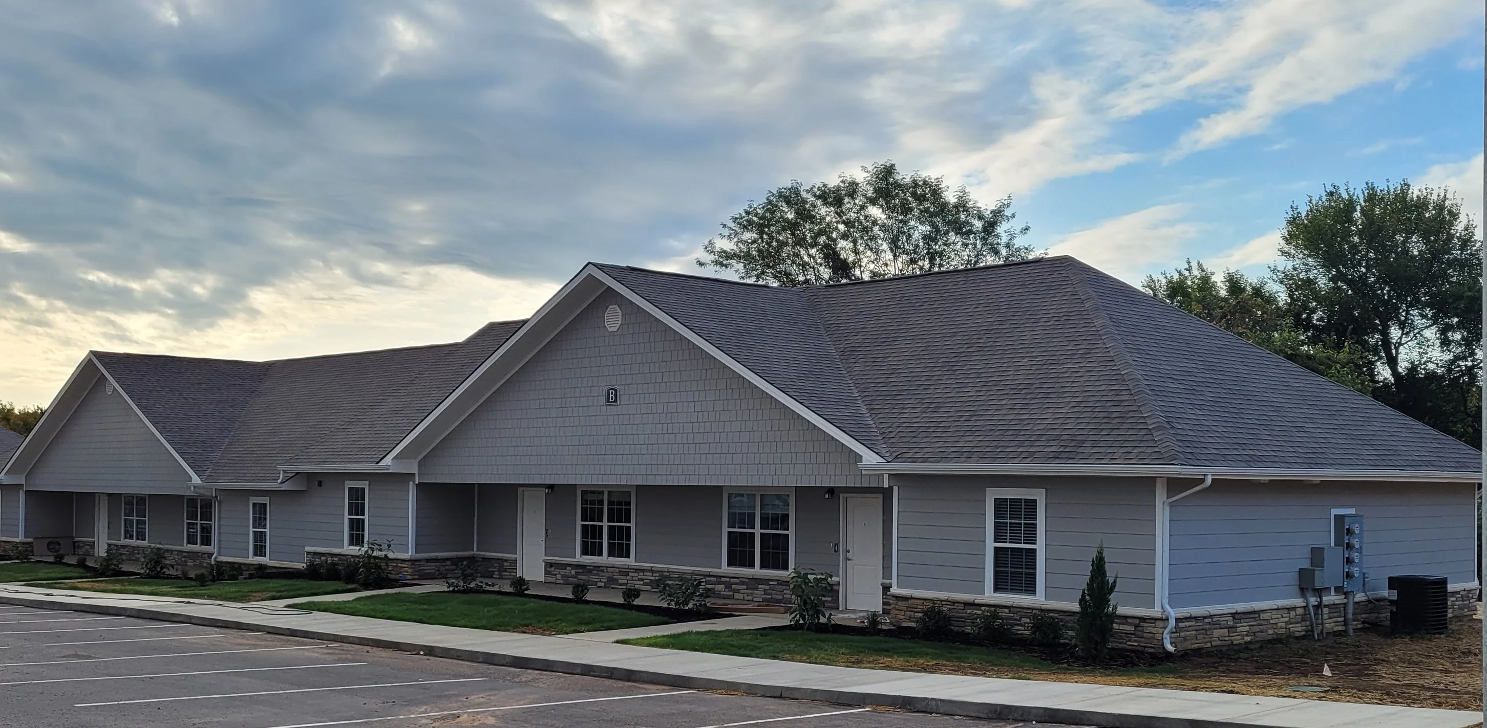 Garden Walk Magnolia Ridge Garden Walk Magnolia Ridge - Roof