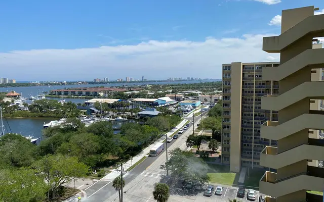 Windsor Maley at the River - City, Urban, Building