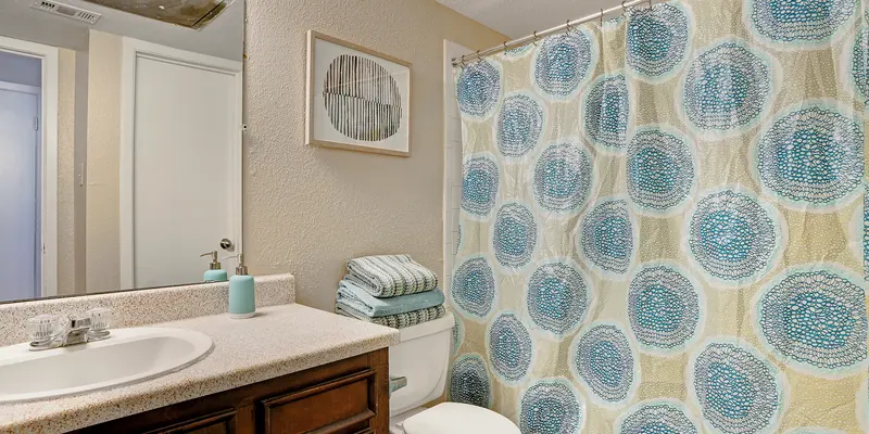 Edgebrook Apartments - Bathroom