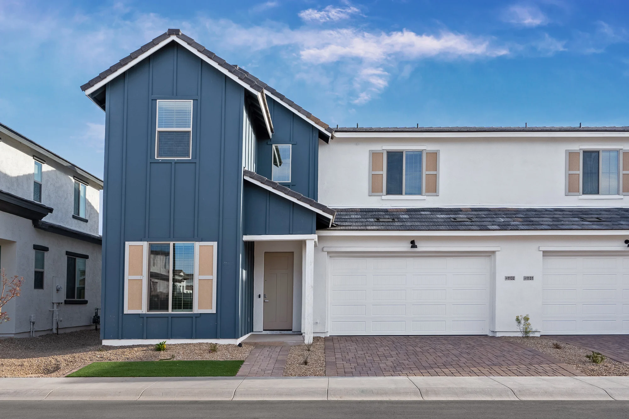 Bryten - Garage, Indoors, Gate