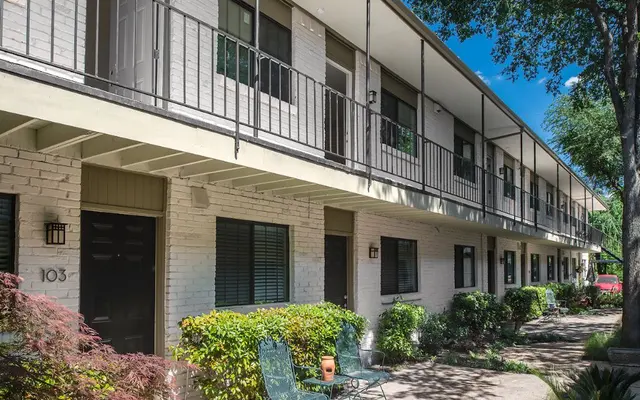 Austin's Place Apartments Austin's Place Apartments