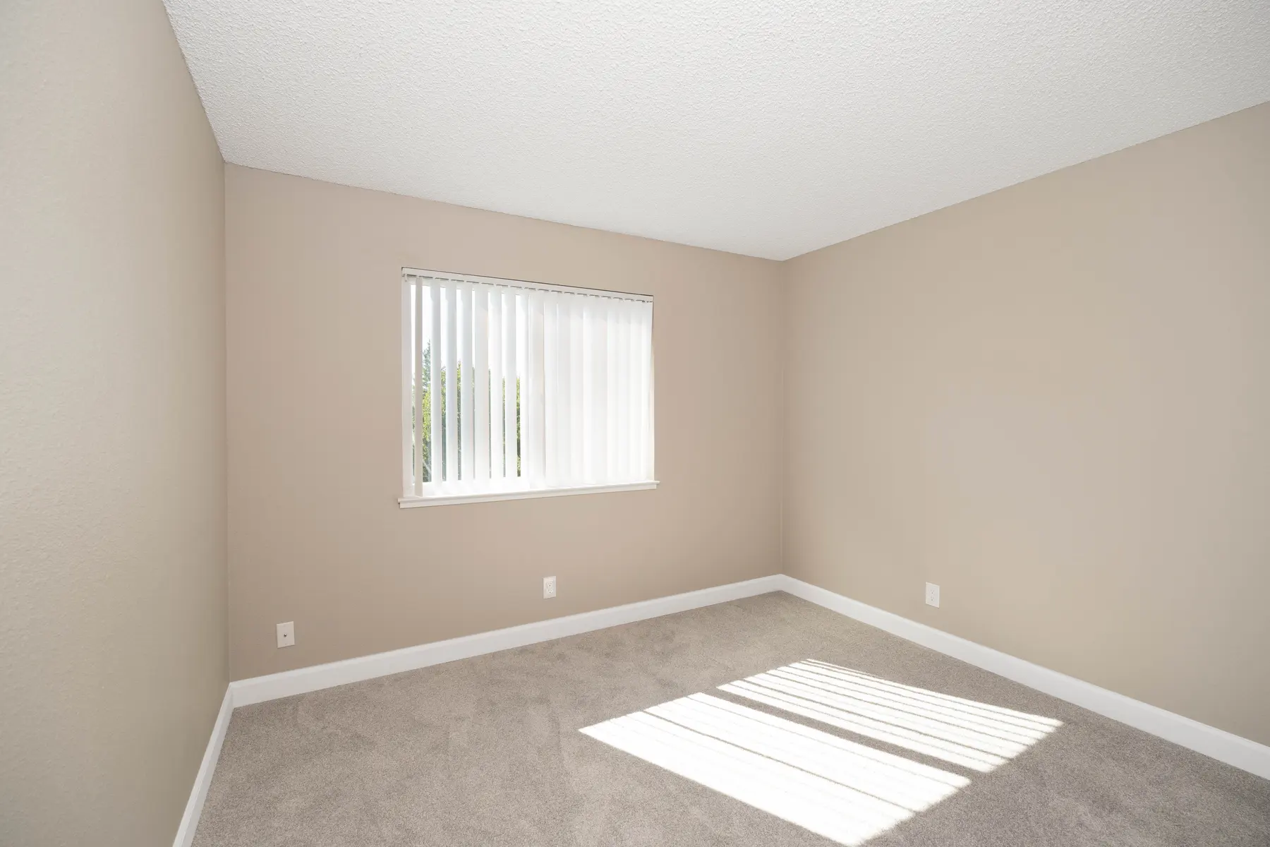 Parkview Apartments - Corner, Floor, Flooring