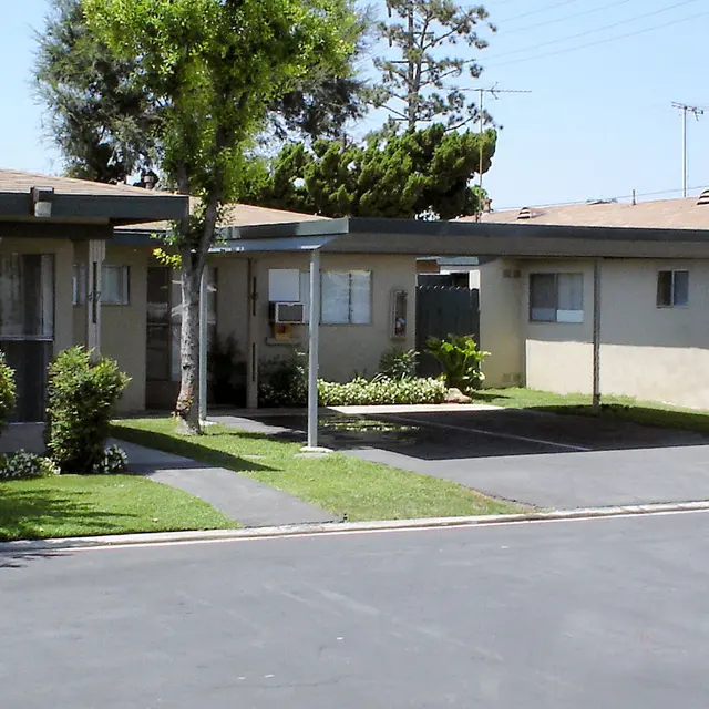 Placentia Meadows Apartments - Neighborhood, City, Housing