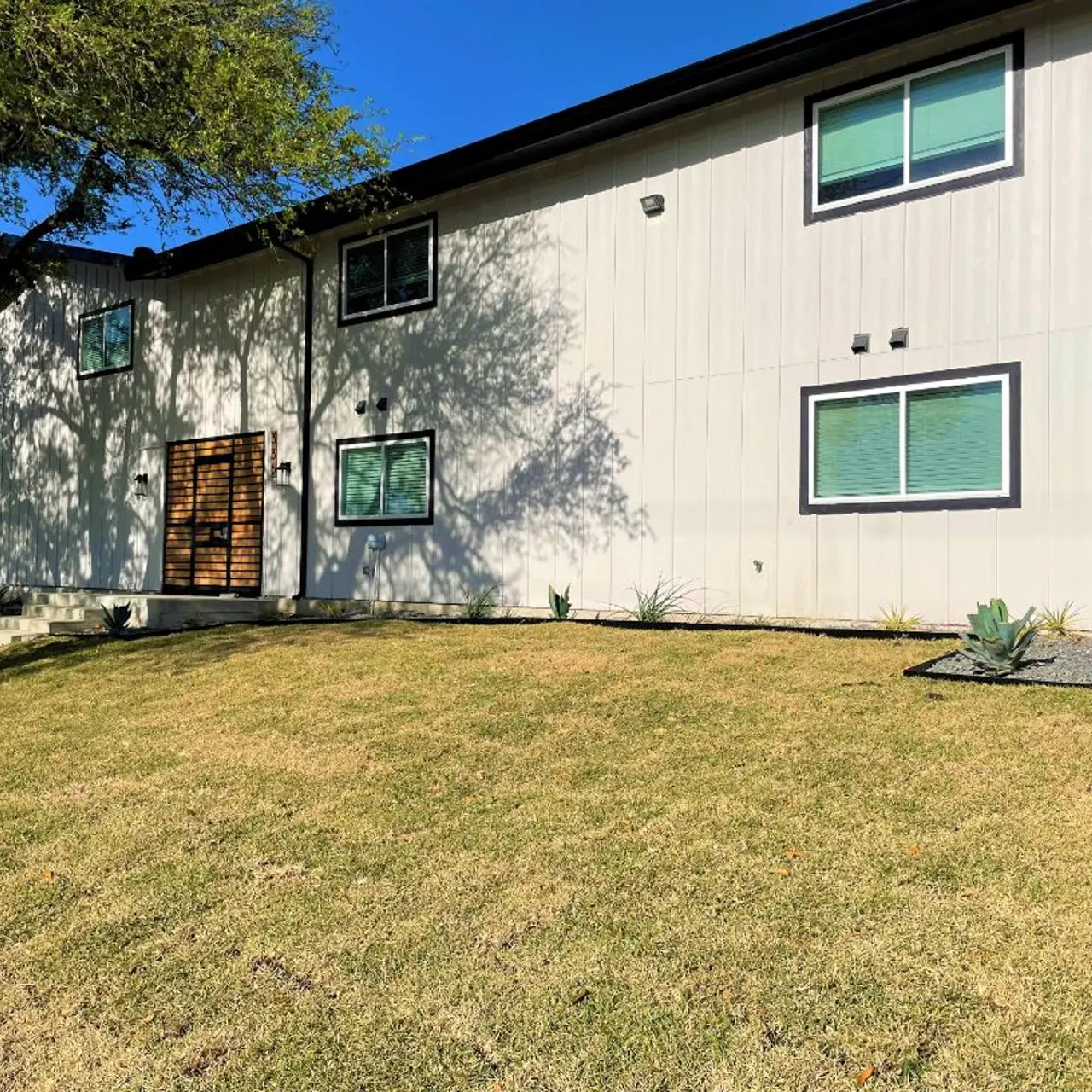 Hoskins 90 at Bishop Ridge - Lawn