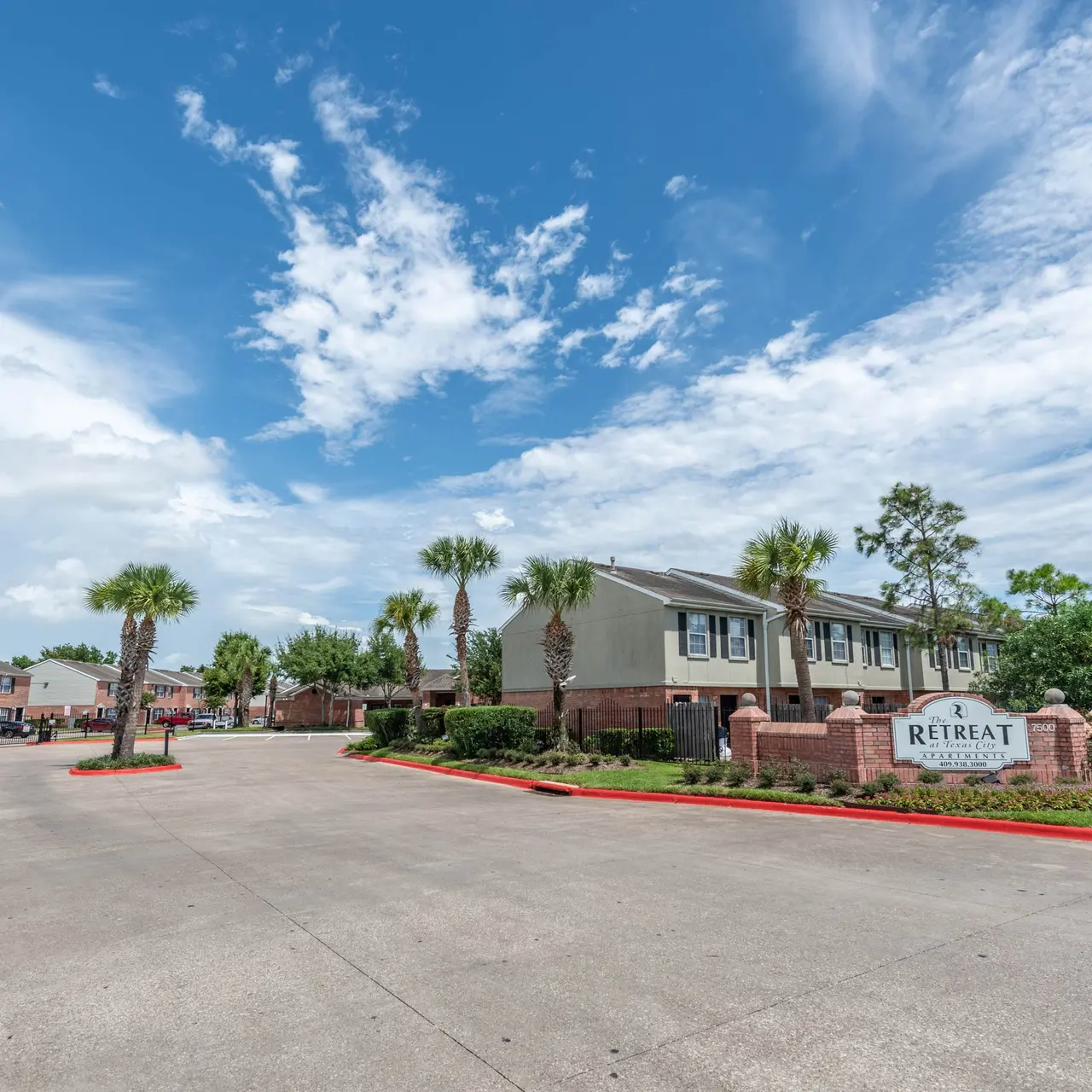 Retreat at Texas City - Building, Urban, Plant